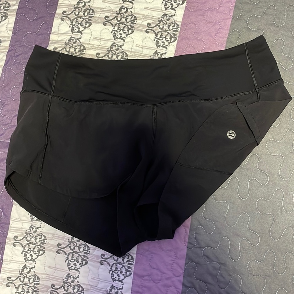 Lululemon size 4 2.5